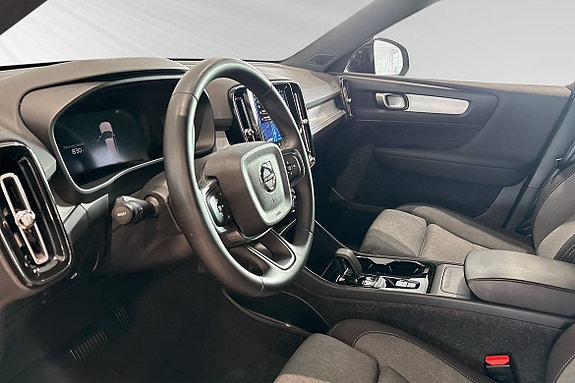 Volvo XC40 7 of 30