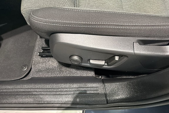 Volvo XC40 19 of 30