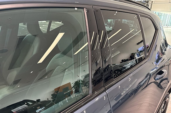 Volvo XC40 15 of 30