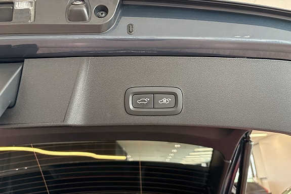 Volvo XC40 14 of 30
