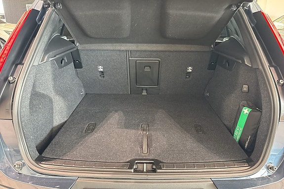 Volvo XC40 13 of 30