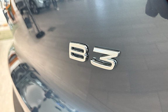 Volvo XC40 12 of 30