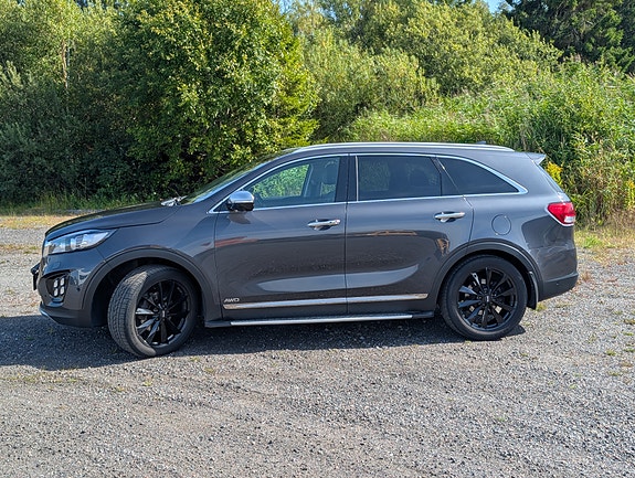 Kia Sorento 2 of 11