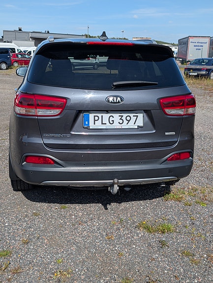Kia Sorento 3 of 11