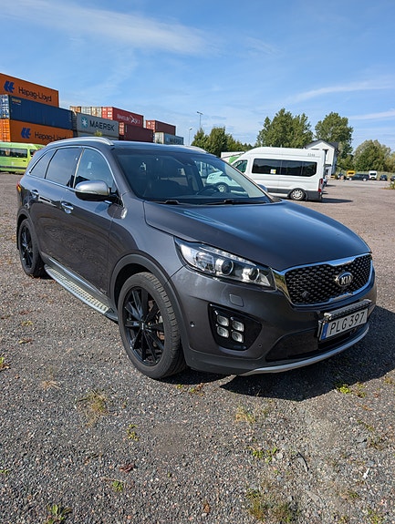 Kia Sorento 4 of 11