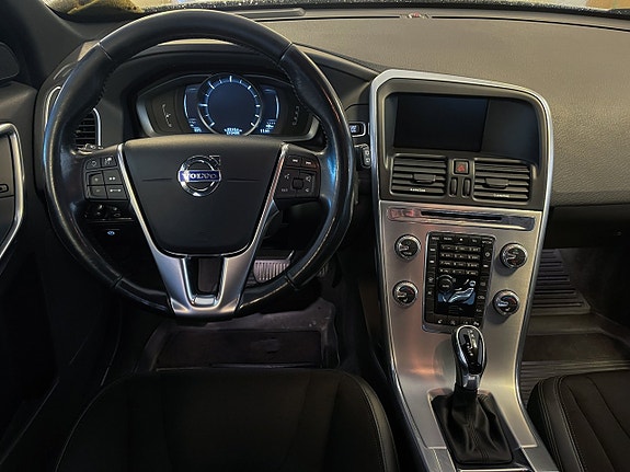 Volvo XC60 7 of 14