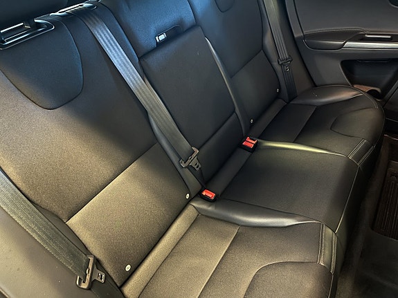 Volvo XC60 13 of 14