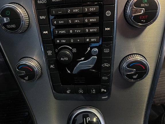 Volvo XC60 8 of 14