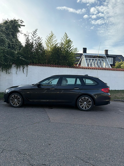BMW 520d 2 of 7