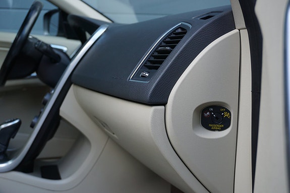 Volvo XC60 20 of 30