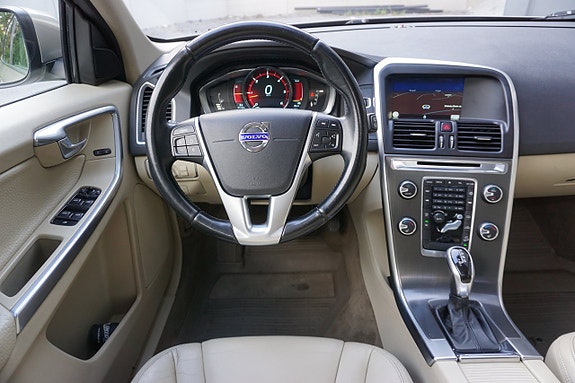Volvo XC60 16 of 30
