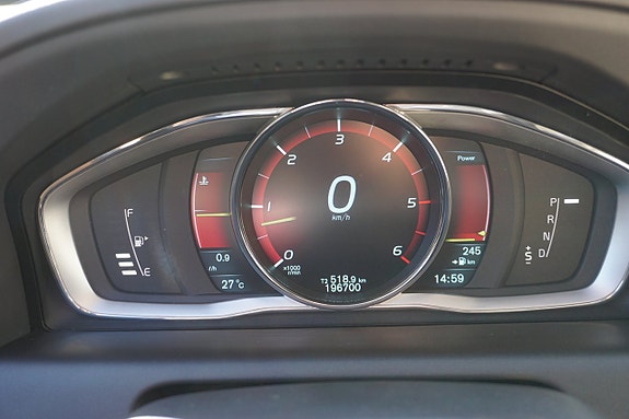 Volvo XC60 25 of 30