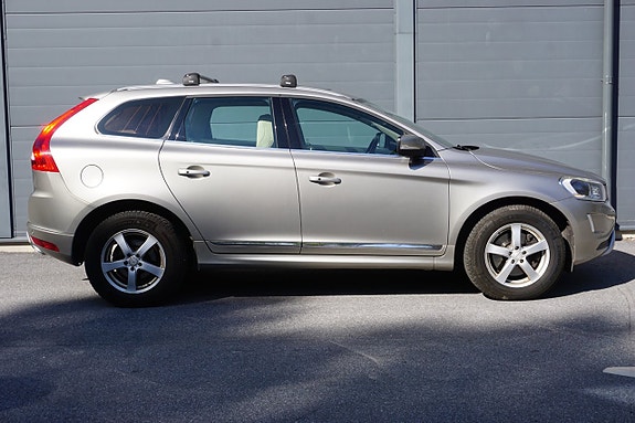 Volvo XC60 4 of 30