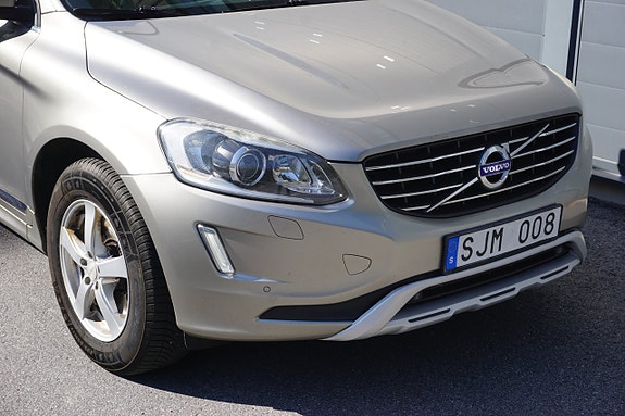 Volvo XC60 10 of 30