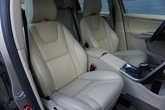 Volvo XC60 21 of 30