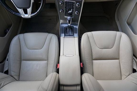 Volvo XC60 22 of 30