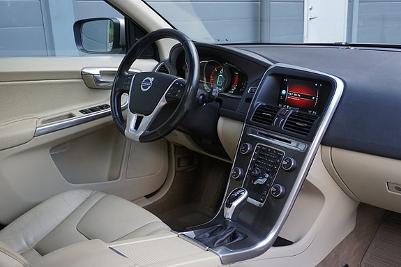 Volvo XC60 17 of 30
