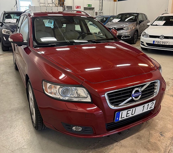 Volvo V50 3 of 20
