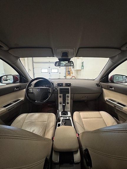 Volvo V50 8 of 20