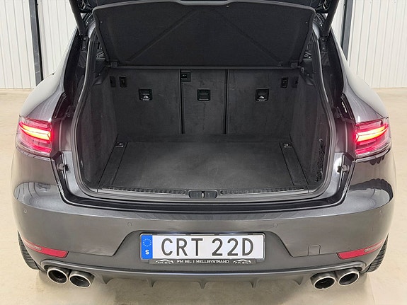 Porsche Macan S 29 of 30