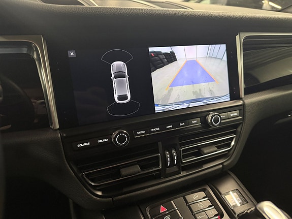 Porsche Macan S 21 of 30