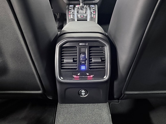 Porsche Macan S 27 of 30