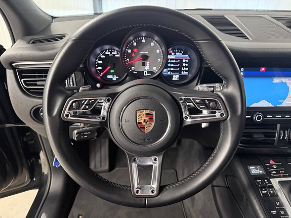 Porsche Macan S 16 of 30