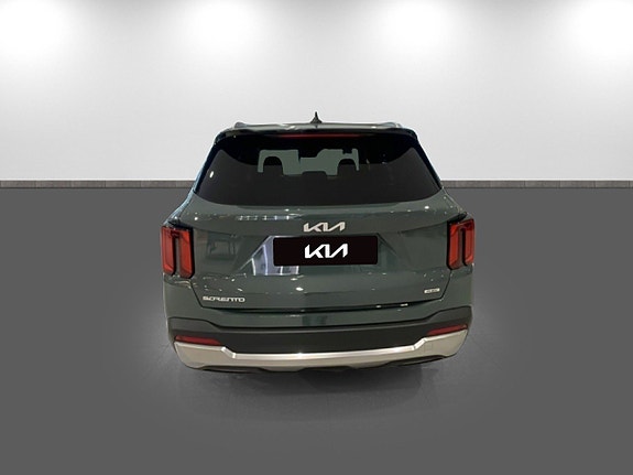 Kia Sorento 3 of 10
