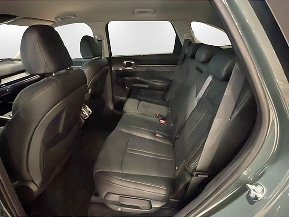 Kia Sorento 6 of 10