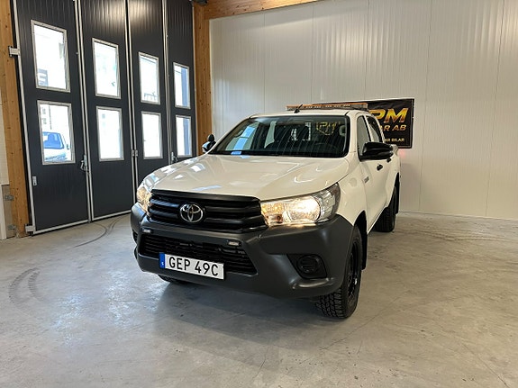 Toyota HiLux 2 of 20