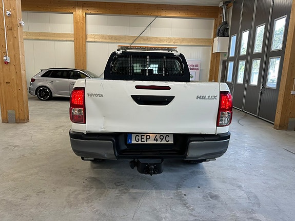 Toyota HiLux 5 of 20