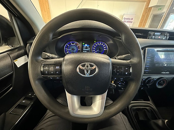 Toyota HiLux 16 of 20