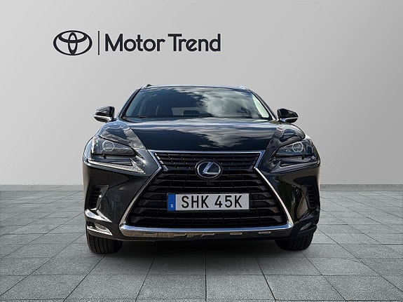Lexus NX300h 5 of 23