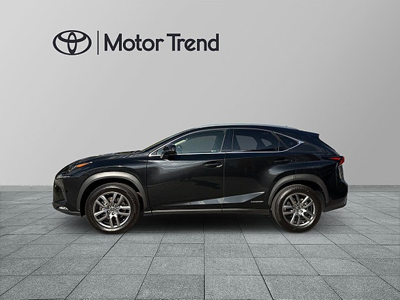 Lexus NX300h 3 of 23
