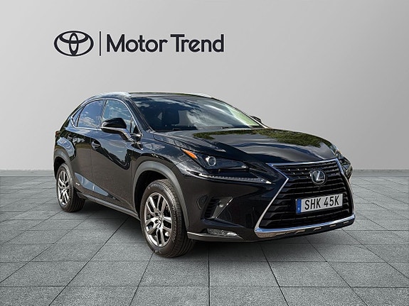 Lexus NX300h 6 of 23