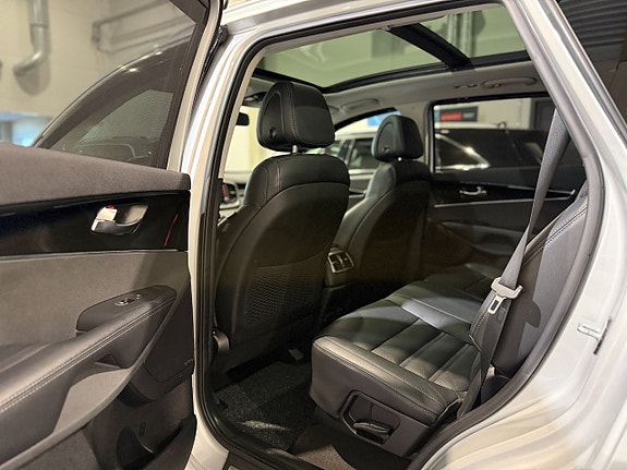 Kia Sorento 14 of 23