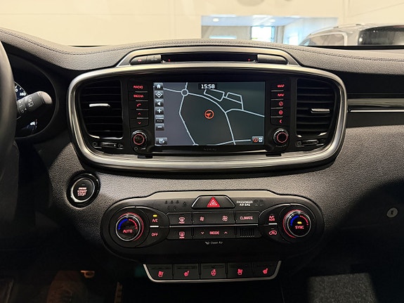 Kia Sorento 17 of 23