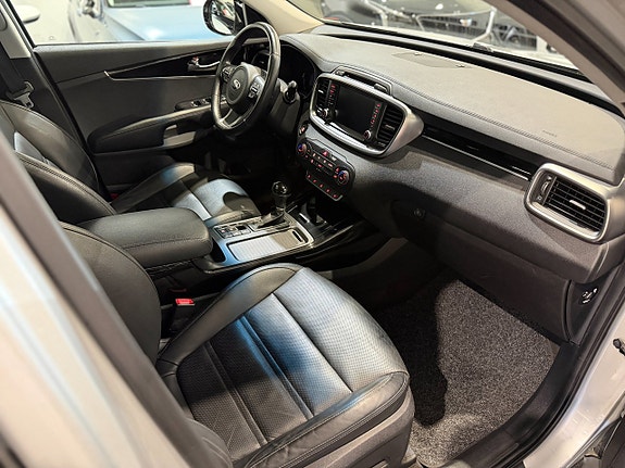 Kia Sorento 11 of 23