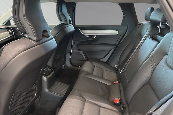 Volvo V90 8 of 30