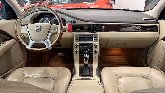 Volvo XC70 11 of 12