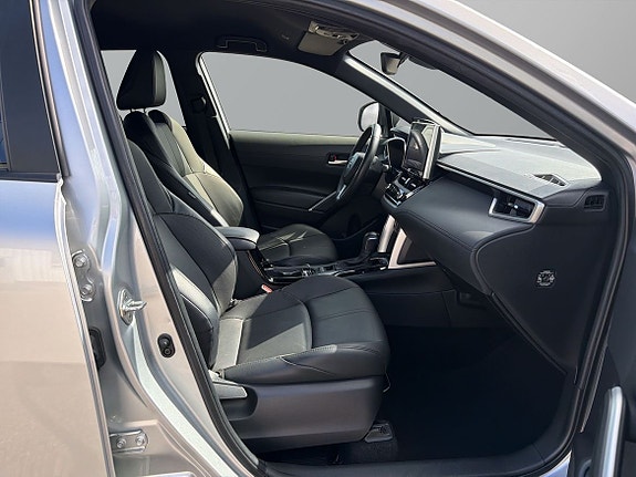 Toyota Corolla Cross 8 of 28