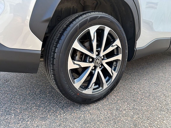 Toyota Corolla Cross 14 of 28