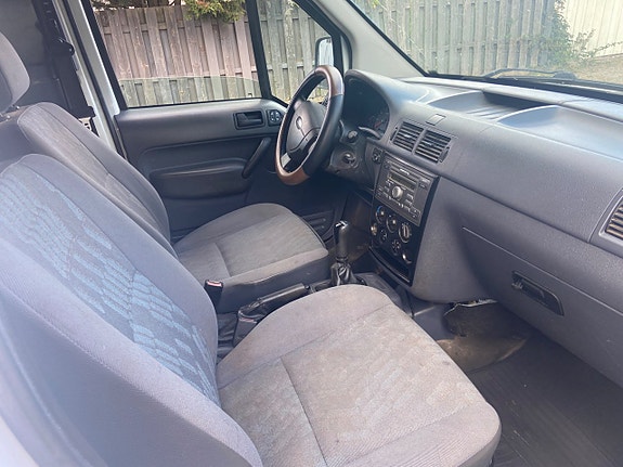 Ford Transit Connect 5 of 7