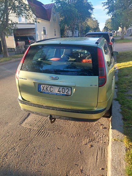 Ford Focus 2 of 3