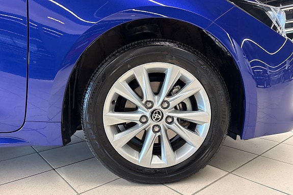 Toyota Corolla 17 of 21