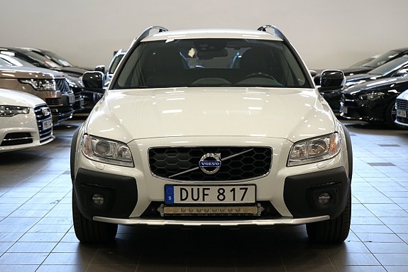Volvo XC70 2 of 20