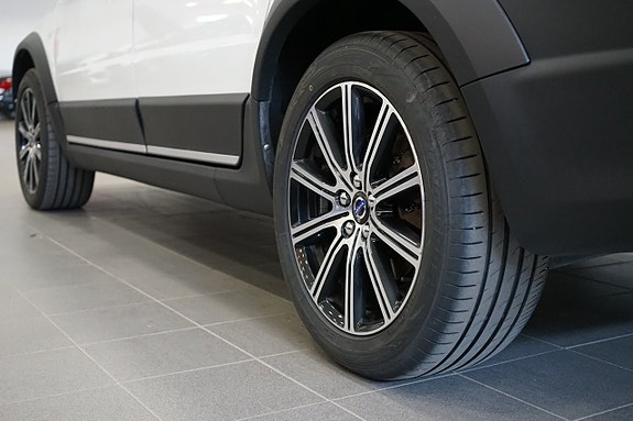 Volvo XC70 6 of 20
