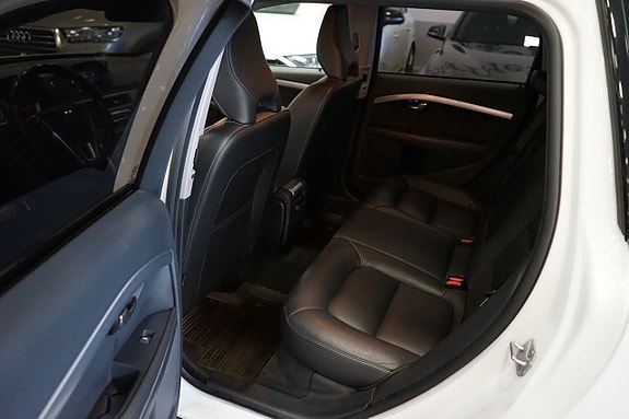 Volvo XC70 17 of 20