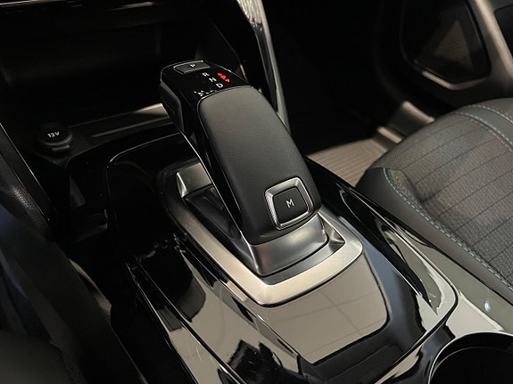 Peugeot 208 14 of 17