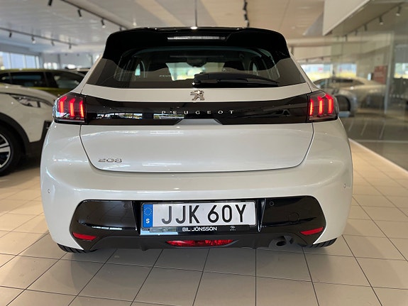 Peugeot 208 5 of 17